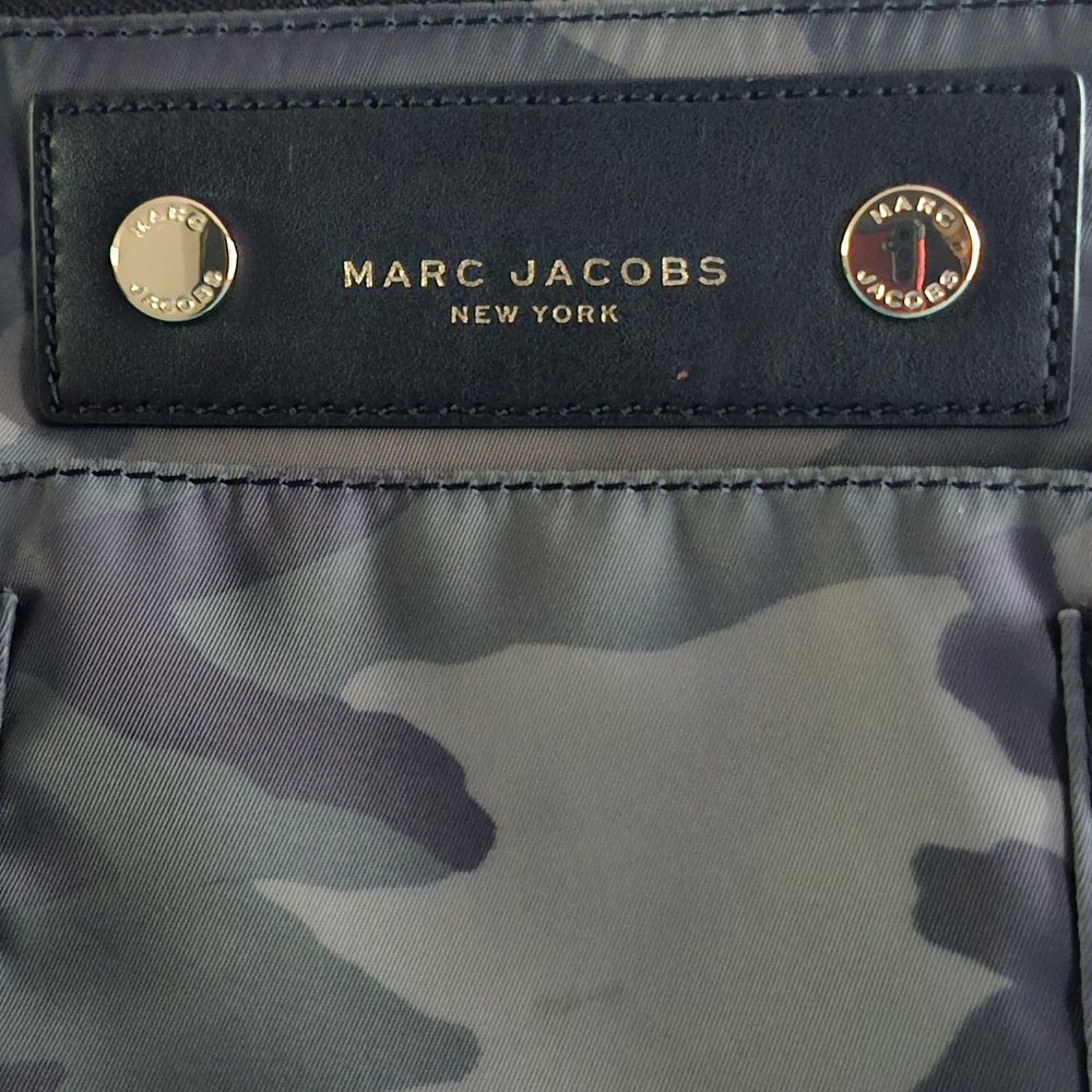 NWT Marc Jacobs Camouflage Crossbody Bag in Green and Black W/ Dustbag - Picture 4 of 13